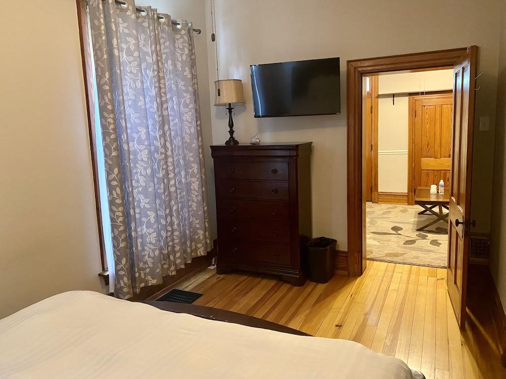 Captain Wohlt Inn Херман Екстериор снимка